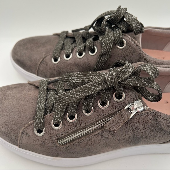 Munro Tilly's Charcoal Gray Leather Sneakers with Zipper Accent Size 9.5M - Picture 5 of 11